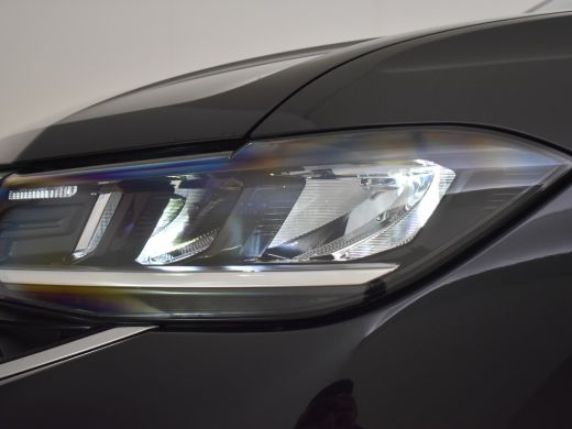 Volkswagen T-Cross Volkswagen Life Edition | 'App-Connect' draadloze smartphone integratie | Achterlichten LED | Afs... ActivLease financial lease