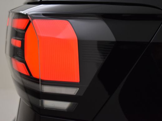 Volkswagen T-Cross Volkswagen Life Edition | 'App-Connect' draadloze smartphone integratie | Achterlichten LED | Afs... ActivLease financial lease