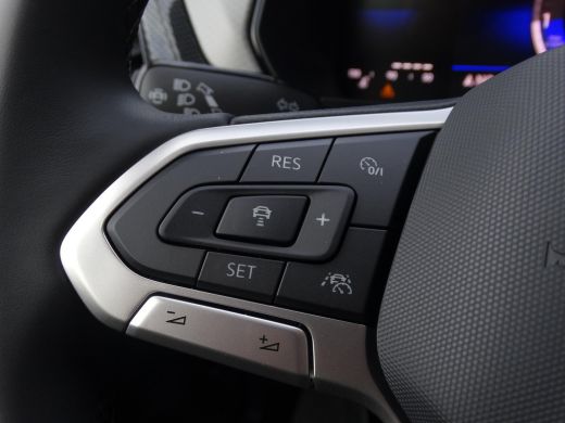 Volkswagen T-Cross Volkswagen Life Edition | 'App-Connect' draadloze smartphone integratie | Achterlichten LED | Afs... ActivLease financial lease