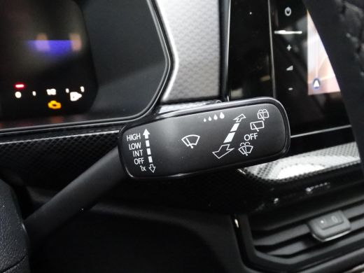 Volkswagen T-Cross Volkswagen Life Edition | 'App-Connect' draadloze smartphone integratie | Achterlichten LED | Afs... ActivLease financial lease
