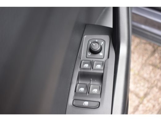 Volkswagen T-Cross Life Edition | 'App-Connect' draadloze smartphone integratie | Achterlichten LED | Afstandscontro... ActivLease financial lease