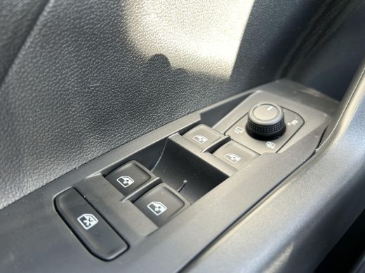 Volkswagen T-Cross Volkswagen Life Edition | 'App-Connect' draadloze smartphone integratie | Achterlichten LED | Afs... ActivLease financial lease