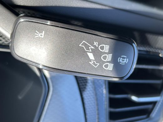 Volkswagen T-Cross Volkswagen Life Edition | 'App-Connect' draadloze smartphone integratie | Achterlichten LED | Afs... ActivLease financial lease