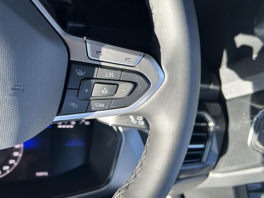 Volkswagen T-Cross Volkswagen Life Edition | 'App-Connect' draadloze smartphone integratie | Achterlichten LED | Afs... ActivLease financial lease