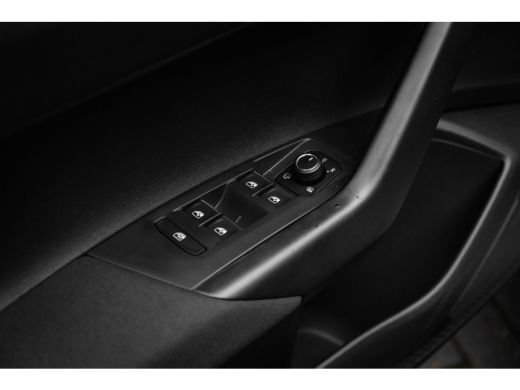 Volkswagen Taigo R-Line Edition | 'App-Connect' draadloze smartphone integratie | Achterlichten LED | Aircondition... ActivLease financial lease