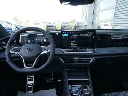 Volkswagen Tiguan R-Line Edition - eHybrid | 'App-Connect' draadloze smartphone integratie | Afstandscontrolesystee... ActivLease financial lease