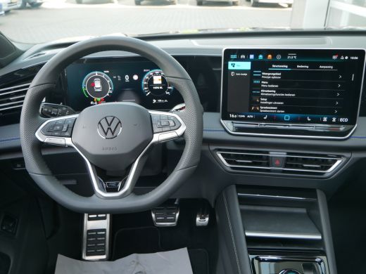 Volkswagen Tiguan R-Line Edition - eHybrid | 'App-Connect' draadloze smartphone integratie | Afstandscontrolesystee... ActivLease financial lease