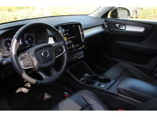 Volvo  XC40 1.5 T3 BUSINESS PRO AUTOMAAT | LEDER | LED | STOELVERWARMING | NAVI | CLIMA  | ORIGINEEL NL! | DE... ActivLease financial lease