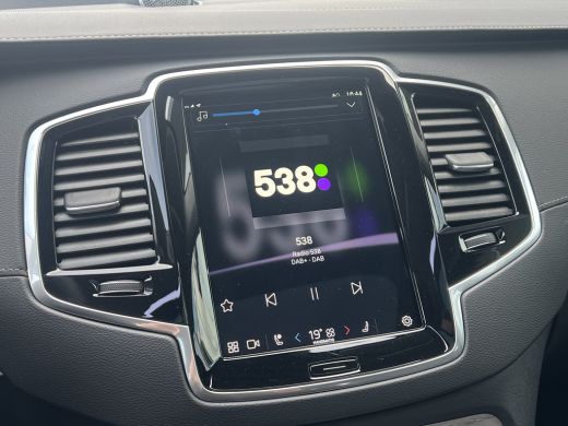 Volvo  XC90 Volvo T8 Plug-in hybrid AWD Ultra Dark | Luchtvering | Bowers&Wilkins | 360 Camera | Stoelventila... ActivLease financial lease