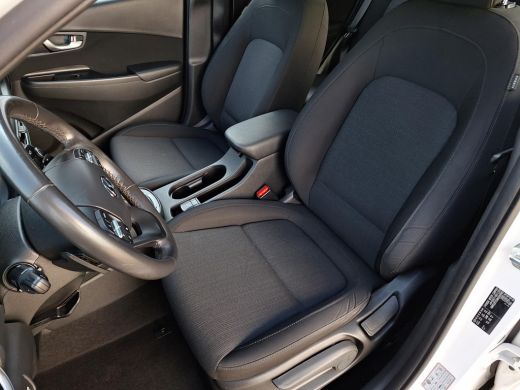 Hyundai KONA 1.6 GDI HEV Comfort | Achteruitrijcamera | Apple Carplay | Climate control | 36 Maanden garantie | ActivLease financial lease