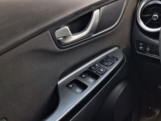 Hyundai KONA 1.6 GDI HEV Comfort | Achteruitrijcamera | Apple Carplay | Climate control | 36 Maanden garantie | ActivLease financial lease