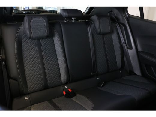 Peugeot 2008 1.2 PureTech 100 Allure | Navi | Camera | Parkeersoren V+ A | LED Koplampen | Cruise control | LM... ActivLease financial lease