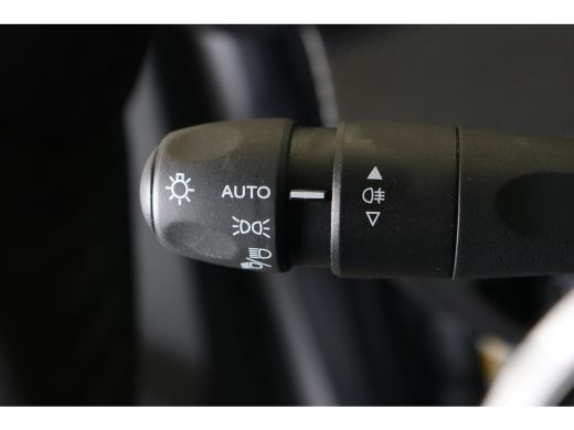 Peugeot 2008 1.2 PureTech 100 Allure | Navi | Camera | Parkeersoren V+ A | LED Koplampen | Cruise control | LM... ActivLease financial lease