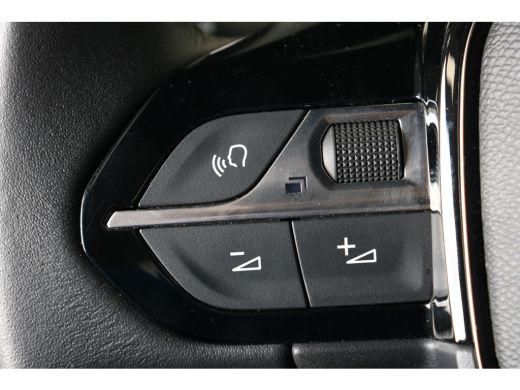 Peugeot 2008 1.2 PureTech 100 Allure | Navi | Camera | Parkeersoren V+ A | LED Koplampen | Cruise control | LM... ActivLease financial lease