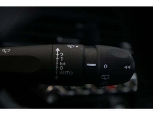 Peugeot 2008 1.2 PureTech 100 Allure | Navi | Camera | Parkeersoren V+ A | LED Koplampen | Cruise control | LM... ActivLease financial lease