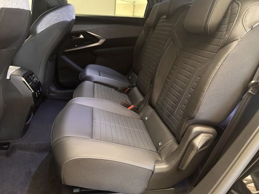 Peugeot 5008 Peugeot 1.2 Hybrid 136 Allure | Achteruitrijcamera | Airco separaat achter | Apple Carplay/Androi... ActivLease financial lease