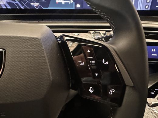 Peugeot 5008 Peugeot 1.2 Hybrid 136 Allure | Achteruitrijcamera | Airco separaat achter | Apple Carplay/Androi... ActivLease financial lease