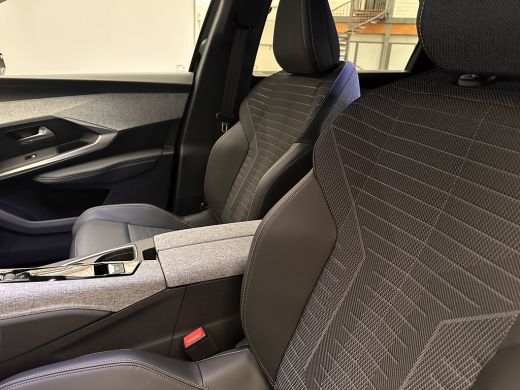 Peugeot 5008 Peugeot 1.2 Hybrid 136 Allure | Achteruitrijcamera | Airco separaat achter | Apple Carplay/Androi... ActivLease financial lease