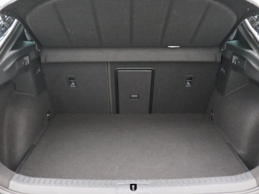 Seat Formentor 1.4 e-Hybrid Performance 204PK DSG achteruitrijcamera, side assist, keyless, full led, panoramada... ActivLease financial lease