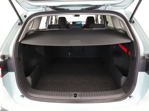 Skoda Enyaq iV 60 180pk Navigatie Wegkl. trekhaak Camera Led 245 ActivLease financial lease