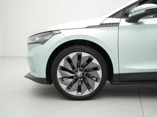 Skoda Enyaq iV 60 180pk Navigatie Wegkl. trekhaak Camera Led 245 ActivLease financial lease