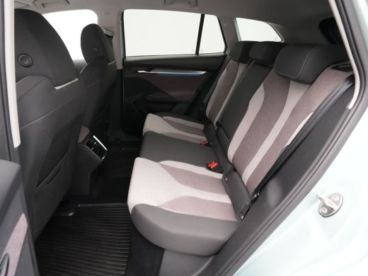 Skoda Enyaq iV 60 180pk Navigatie Wegkl. trekhaak Camera Led 245 ActivLease financial lease