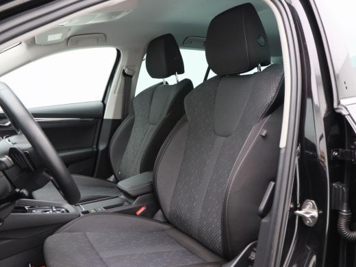 Skoda Octavia Combi 1.0 e-TSi 110 Pk Automaat Business Edition Plus | Trekhaak | Stoel Verwarming | Adaptive Cr... ActivLease financial lease