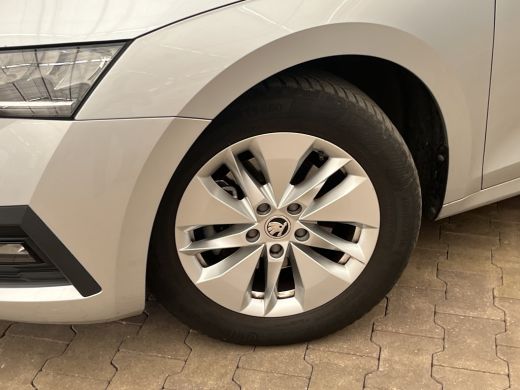 Skoda Octavia Combi 1.0 e-TSI Business Edition | Airco (automatisch) | Apple Carplay/Android Auto | Cruise control ActivLease financial lease