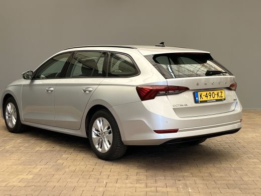 Skoda Octavia Combi 1.0 e-TSI Business Edition | Airco (automatisch) | Apple Carplay/Android Auto | Cruise control ActivLease financial lease
