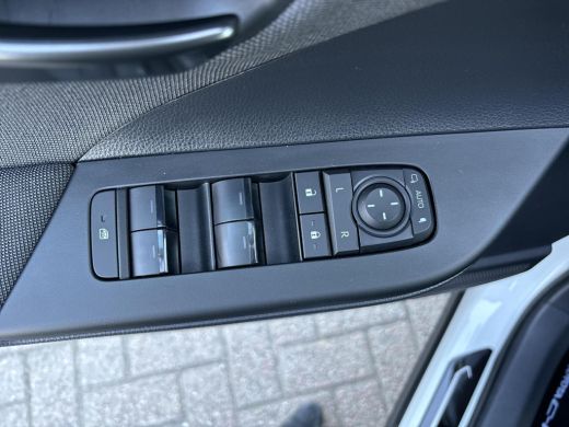 Toyota C-HR 2.0 Hybrid 200 Dynamic All-in prijs | Navigatie | Dode hoek waarschuwing ActivLease financial lease