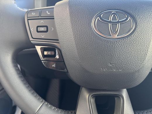 Toyota C-HR 2.0 Hybrid 200 First Edition | 06-10141018 Voor meer informatie ActivLease financial lease