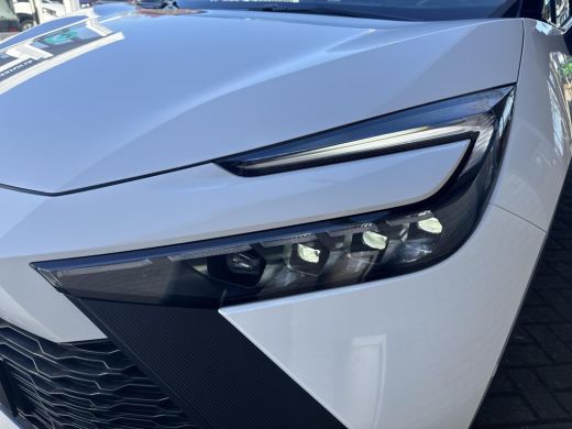 Toyota C-HR 2.0 Hybrid 200 First Edition | 06-10141018 Voor meer informatie ActivLease financial lease