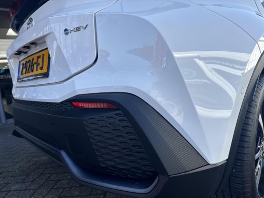 Toyota C-HR 2.0 Hybrid 200 First Edition | 06-10141018 Voor meer informatie ActivLease financial lease