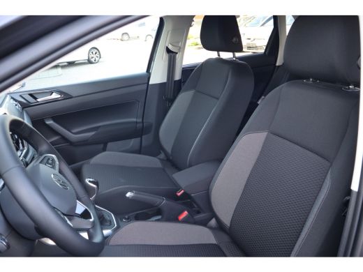Volkswagen Polo Life Edition | 'App-Connect' smartphone integratie | Buitenspiegels elektrisch instel- verwarm- e... ActivLease financial lease