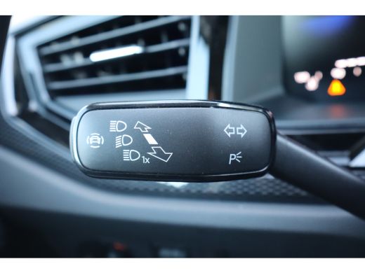 Volkswagen Polo Life Edition | 'App-Connect' smartphone integratie | Buitenspiegels elektrisch instel- verwarm- e... ActivLease financial lease