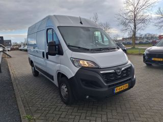 Opel Movano 2.2D 120pk S&S L2H2 3.3t | Parkeersensoren | Achteruitrijcamera | Cruise Control | 7 " navigaties...
