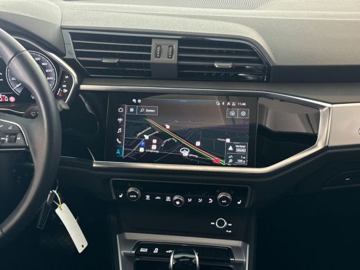 Audi Q3 Sportback 45 TFSI e S-Line / Achteruitrijcamera / Optiekpakket zwart / Panoramadak / Adaptive Cruise Control ActivLease financial lease