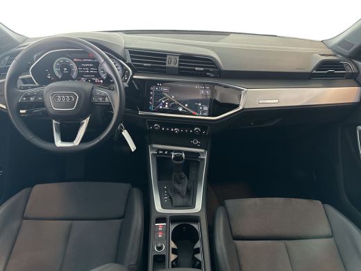 Audi Q3 Sportback 45 TFSI e S-Line / Achteruitrijcamera / Optiekpakket zwart / Panoramadak / Adaptive Cruise Control ActivLease financial lease
