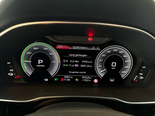 Audi Q3 Sportback 45 TFSI e S-Line / Achteruitrijcamera / Optiekpakket zwart / Panoramadak / Adaptive Cruise Control ActivLease financial lease