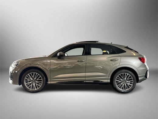 Audi Q3 Sportback 45 TFSI e S-Line / Achteruitrijcamera / Optiekpakket zwart / Panoramadak / Adaptive Cruise Control ActivLease financial lease