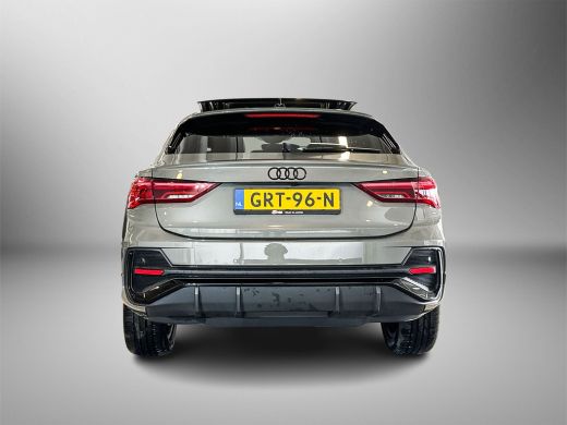 Audi Q3 Sportback 45 TFSI e S-Line / Achteruitrijcamera / Optiekpakket zwart / Panoramadak / Adaptive Cruise Control ActivLease financial lease