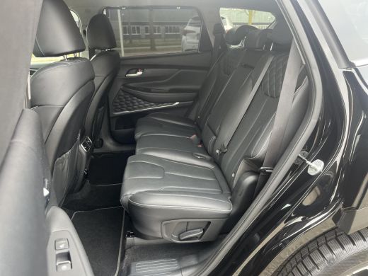 Hyundai Santa Fe 1.6 T-GDI HEV Premium 7p. | 3 JAAR GARANTIE | Apple Carplay/Android Auto | Cruise Control | DAB | ActivLease financial lease
