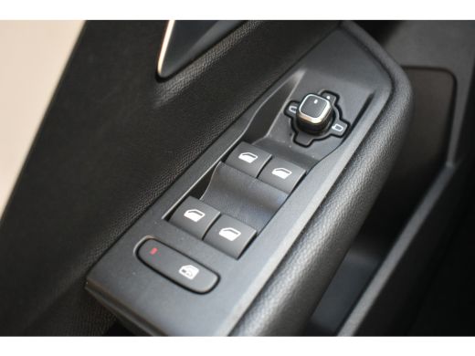 Opel Astra Sports Tourer Opel 1.6 Turbo Hybrid PHEV 180pk Automaat| Navigatie by App | Parkeersensoren | Cli... ActivLease financial lease