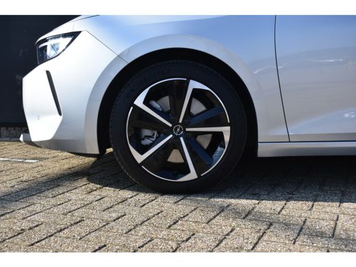 Opel Astra Sports Tourer Opel 1.6 Turbo Hybrid PHEV 180pk Automaat| Navigatie by App | Parkeersensoren | Cli... ActivLease financial lease