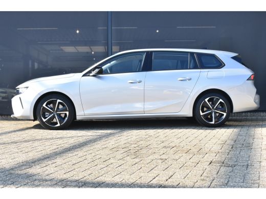 Opel Astra Sports Tourer Opel 1.6 Turbo Hybrid PHEV 180pk Automaat| Navigatie by App | Parkeersensoren | Cli... ActivLease financial lease