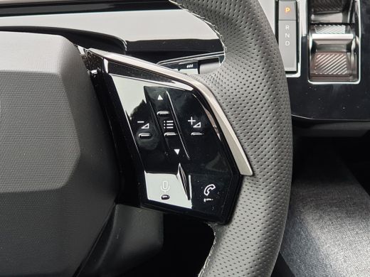 Peugeot E-5008 Peugeot GT Avantage 73 kWh| Panoramadak | Trekhaak | Voorstoel(en) met massagefunctie | Panoramad... ActivLease financial lease