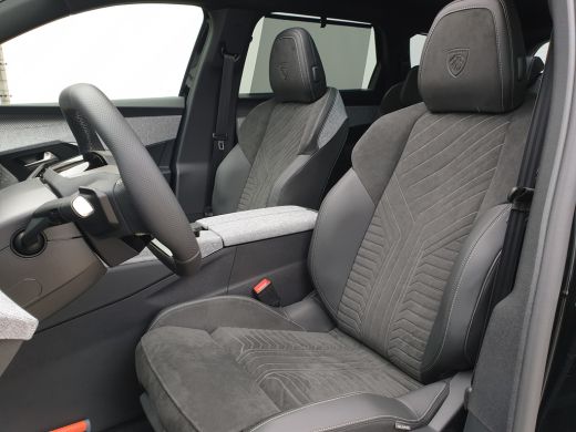 Peugeot E-5008 Peugeot GT Avantage 73 kWh| Panoramadak | Trekhaak | Voorstoel(en) met massagefunctie | Panoramad... ActivLease financial lease