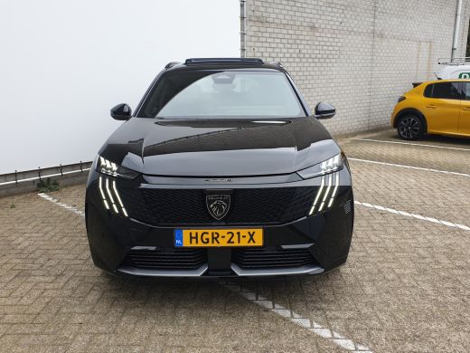 Peugeot E-5008 Peugeot GT Avantage 73 kWh| Panoramadak | Trekhaak | Voorstoel(en) met massagefunctie | Panoramad... ActivLease financial lease