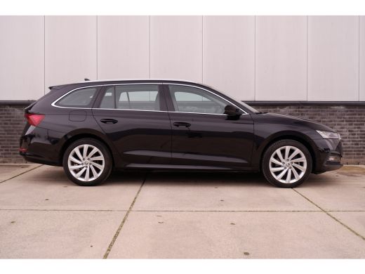 Skoda Octavia Combi 1.4 TSI iV PHEV Business Edition | LED | Trekhaak | Navi | Camera | Carplay ActivLease financial lease