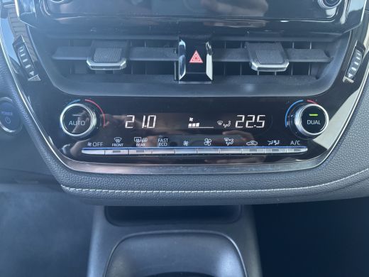Toyota Corolla Touring Sports Toyota 1.8 Hybrid First Edition | Achteruitrijcamera | LED koplampen | Navigatiesysteem full map ActivLease financial lease